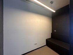 Gateway East (D7), Office #556764531